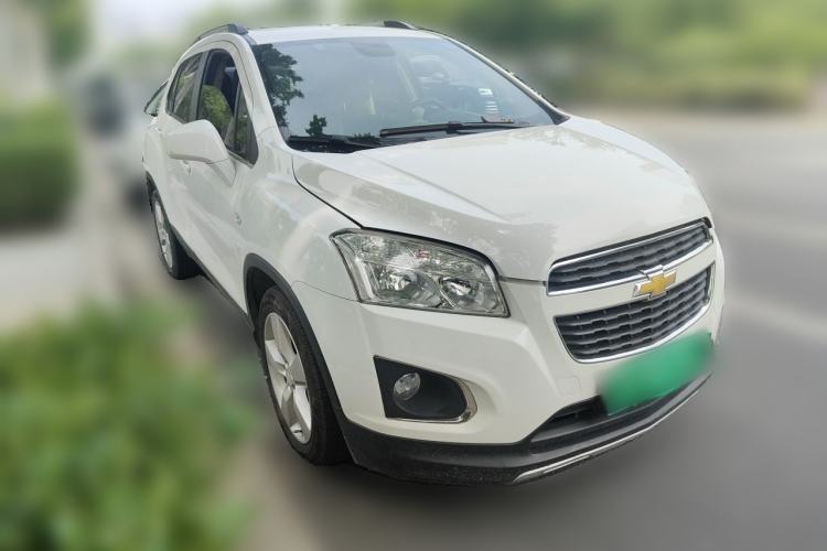 Used Chevrolet Trax 2014 1.4T Automatic Two-Wheel Drive Luxury Model Front Right 45 Deg