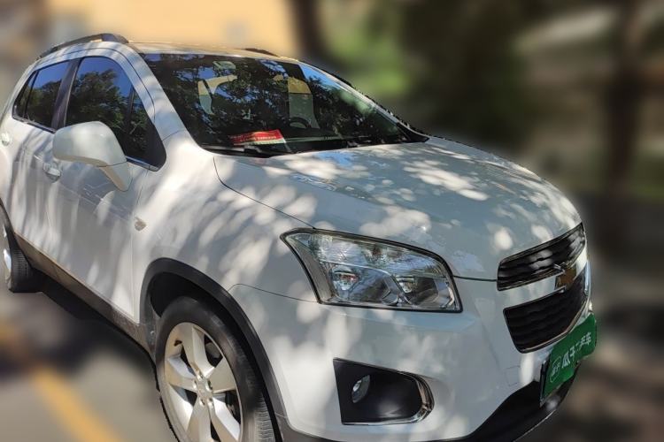 Used Chevrolet Trax 2014 1.4T Automatic Two-Wheel Drive Luxury Model Front Right 45 Deg