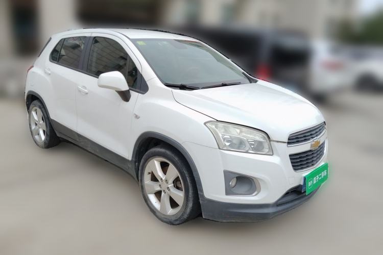 Used Chevrolet Trax 2014 1.4T Manual Two-Wheel Drive Comfort Model Front Right 45 Deg