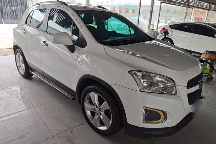Used Chevrolet Trax 2014 1.4T Manual Two-Wheel Drive Comfort Model Front Right 45 Deg