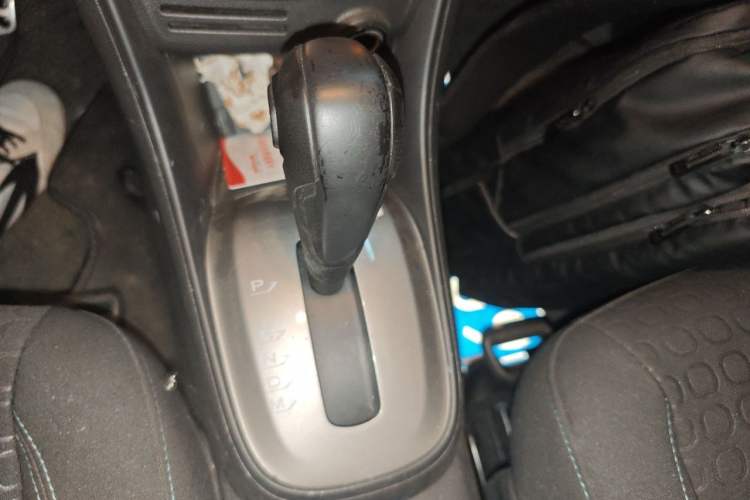Used Chevrolet Trax 2014 1.4T Automatic Two-Wheel Drive Comfort Version Gear Lever