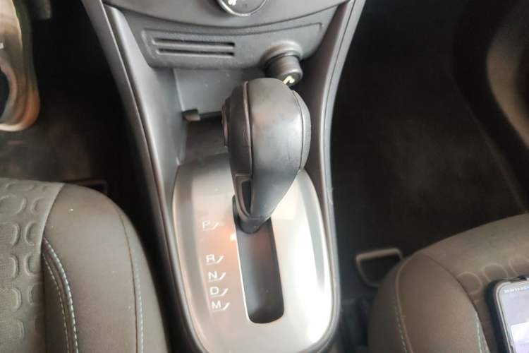 Used Chevrolet Trax 2014 1.4T Automatic Two-Wheel Drive Comfort Version Gear Lever