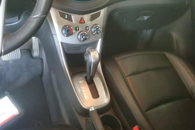 Used Chevrolet Trax 2014 1.4T Automatic All-Wheel Drive Flagship Version Gear Lever