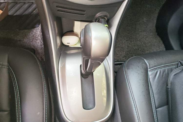 Used Chevrolet Trax 2014 1.4T Automatic All-Wheel Drive Flagship Version Gear Lever