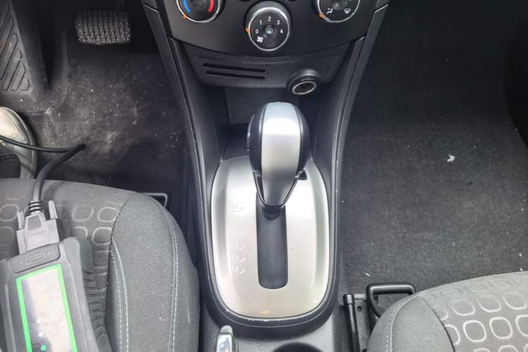 Used Chevrolet Trax 2014 1.4T Automatic Two-Wheel Drive Comfort Version Gear Lever