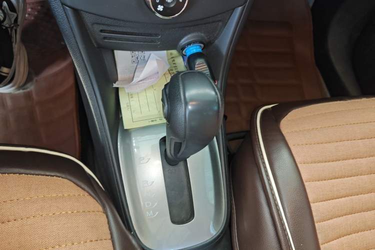Used Chevrolet Trax 2014 1.4T Automatic Two-Wheel Drive Comfort Version Gear Lever