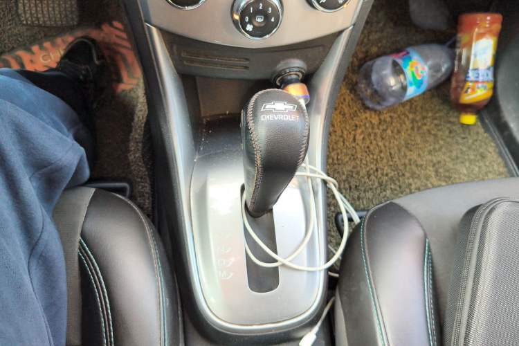 Used Chevrolet Trax 2014 1.4T Automatic Two-Wheel Drive Luxury Model Gear Lever