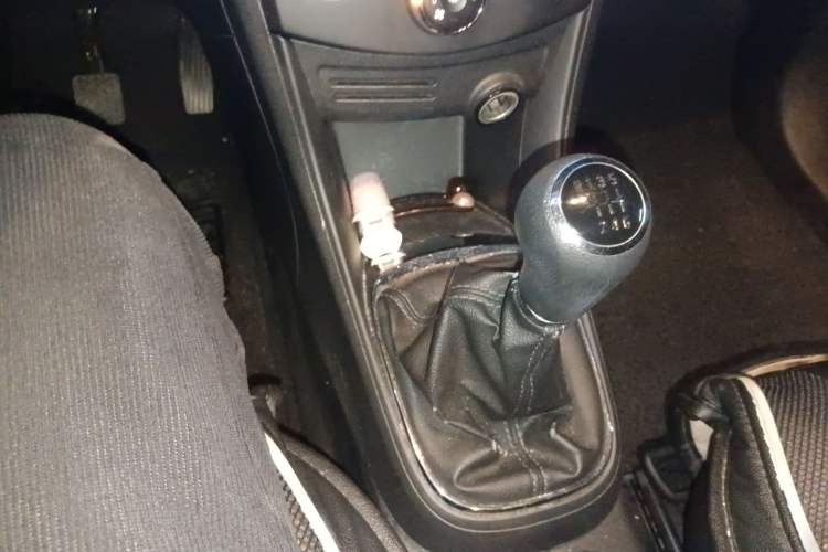 Used Chevrolet Trax 2014 1.4T Manual Two-Wheel Drive Comfort Model Gear Lever