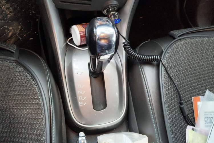 Used Chevrolet Trax 2014 1.4T Automatic All-Wheel Drive Flagship Version Gear Lever