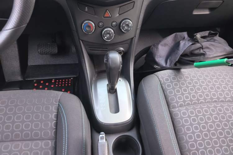 Used Chevrolet Trax 2014 1.4T Automatic Two-Wheel Drive Comfort Version Gear Lever