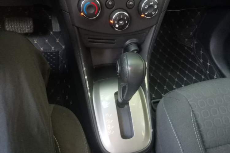 Used Chevrolet Trax 2014 1.4T Automatic Two-Wheel Drive Comfort Version Gear Lever