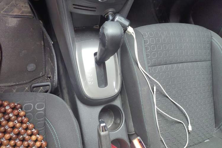 Used Chevrolet Trax 2014 1.4T Automatic Two-Wheel Drive Comfort Version Gear Lever