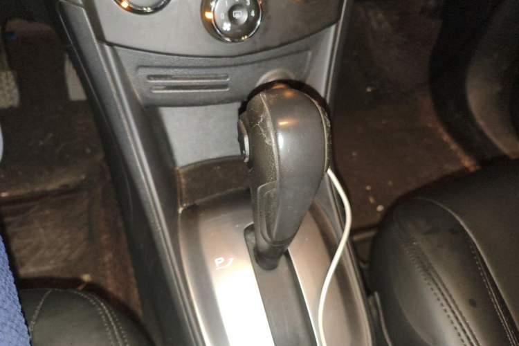 Used Chevrolet Trax 2014 1.4T Automatic Two-Wheel Drive Comfort Version Gear Lever