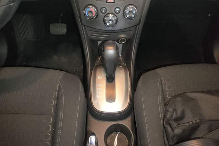 Used Chevrolet Trax 2014 1.4T Automatic Two-Wheel Drive Comfort Version Gear Lever
