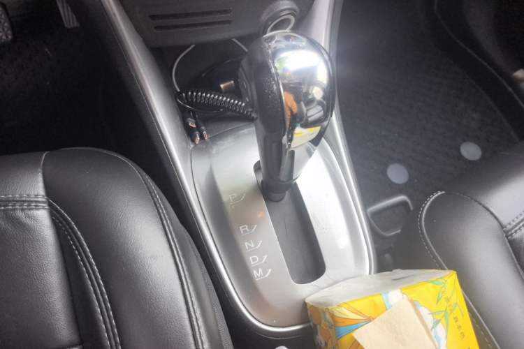 Used Chevrolet Trax 2014 1.4T Automatic All-Wheel Drive Flagship Version Gear Lever