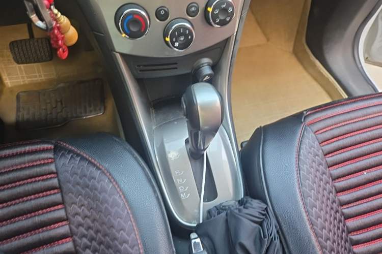 Used Chevrolet Trax 2014 1.4T Automatic Two-Wheel Drive Luxury Model Gear Lever