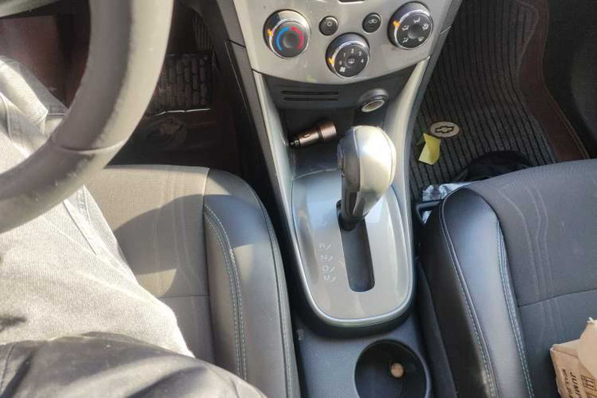 Used Chevrolet Trax 2014 1.4T Automatic Two-Wheel Drive Luxury Model Gear Lever
