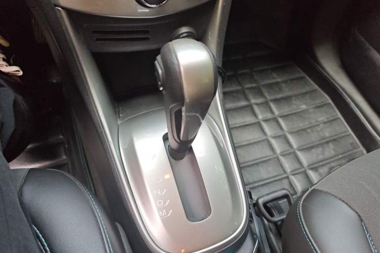 Used Chevrolet Trax 2014 1.4T Automatic Two-Wheel Drive Luxury Model Gear Lever