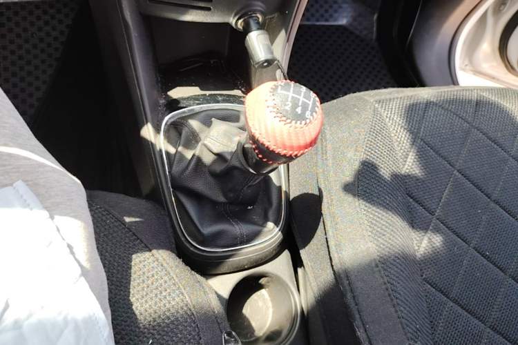 Used Chevrolet Trax 2014 1.4T Manual Two-Wheel Drive Comfort Model Gear Lever
