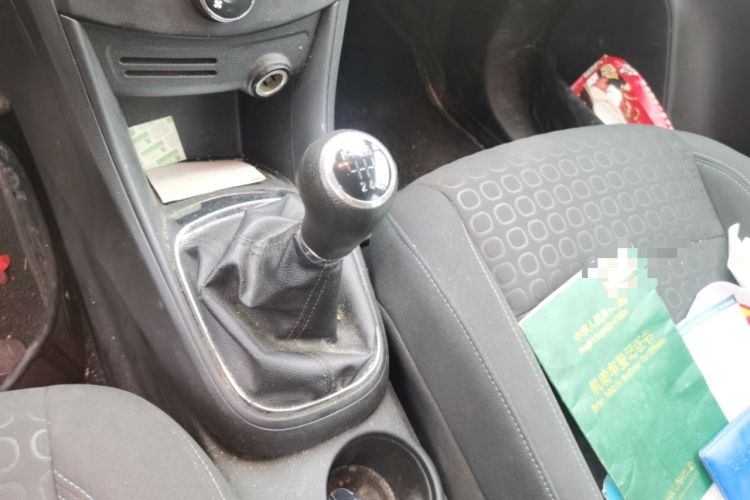 Used Chevrolet Trax 2014 1.4T Manual Two-Wheel Drive Comfort Model Gear Lever