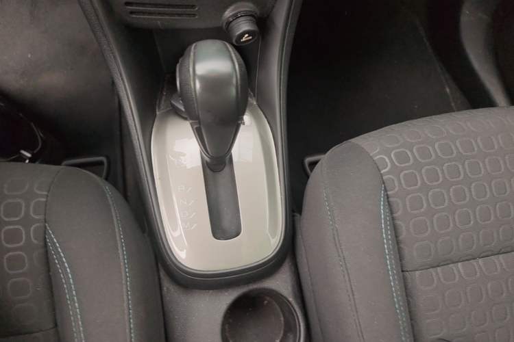 Used Chevrolet Trax 2014 1.4T Automatic Two-Wheel Drive Comfort Version Gear Lever