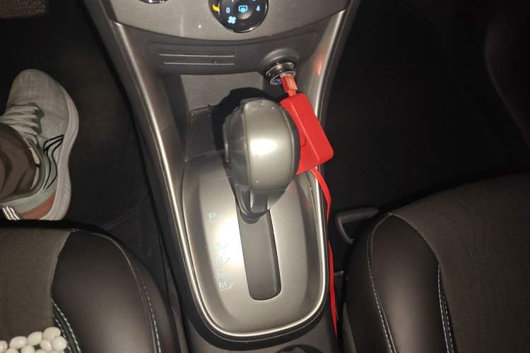 Used Chevrolet Trax 2014 1.4T Automatic Two-Wheel Drive Luxury Model Gear Lever