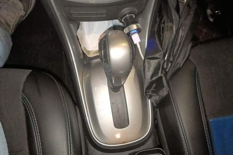 Used Chevrolet Trax 2014 1.4T Automatic Two-Wheel Drive Luxury Model Gear Lever