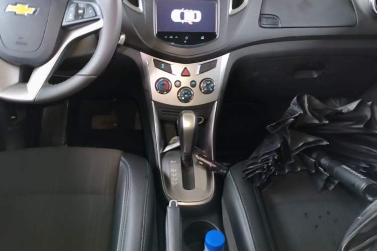 Used Chevrolet Trax 2014 1.4T Automatic Two-Wheel Drive Luxury Model Gear Lever