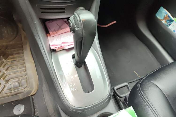 Used Chevrolet Trax 2014 1.4T Automatic Two-Wheel Drive Comfort Version Gear Lever