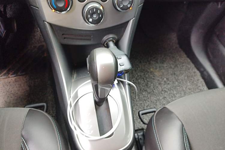 Used Chevrolet Trax 2014 1.4T Automatic Two-Wheel Drive Luxury Model Gear Lever