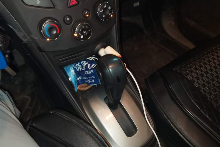Used Chevrolet Trax 2014 1.4T Automatic Two-Wheel Drive Comfort Version Gear Lever