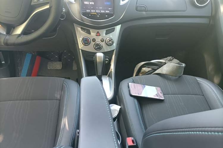 Used Chevrolet Trax 2014 1.4T Automatic Two-Wheel Drive Luxury Model Gear Lever