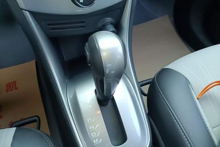 Used Chevrolet Trax 2014 1.4T Automatic Two-Wheel Drive Luxury Model Gear Lever
