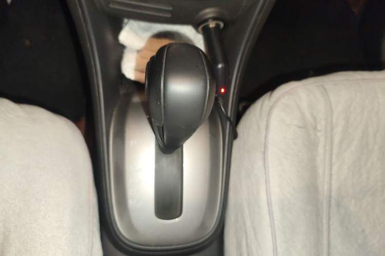 Used Chevrolet Trax 2014 1.4T Automatic Two-Wheel Drive Comfort Version Gear Lever