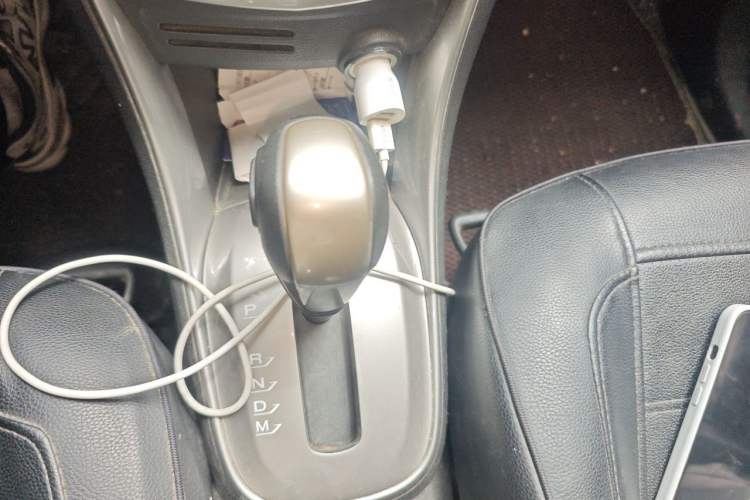 Used Chevrolet Trax 2014 1.4T Automatic Two-Wheel Drive Luxury Model Gear Lever