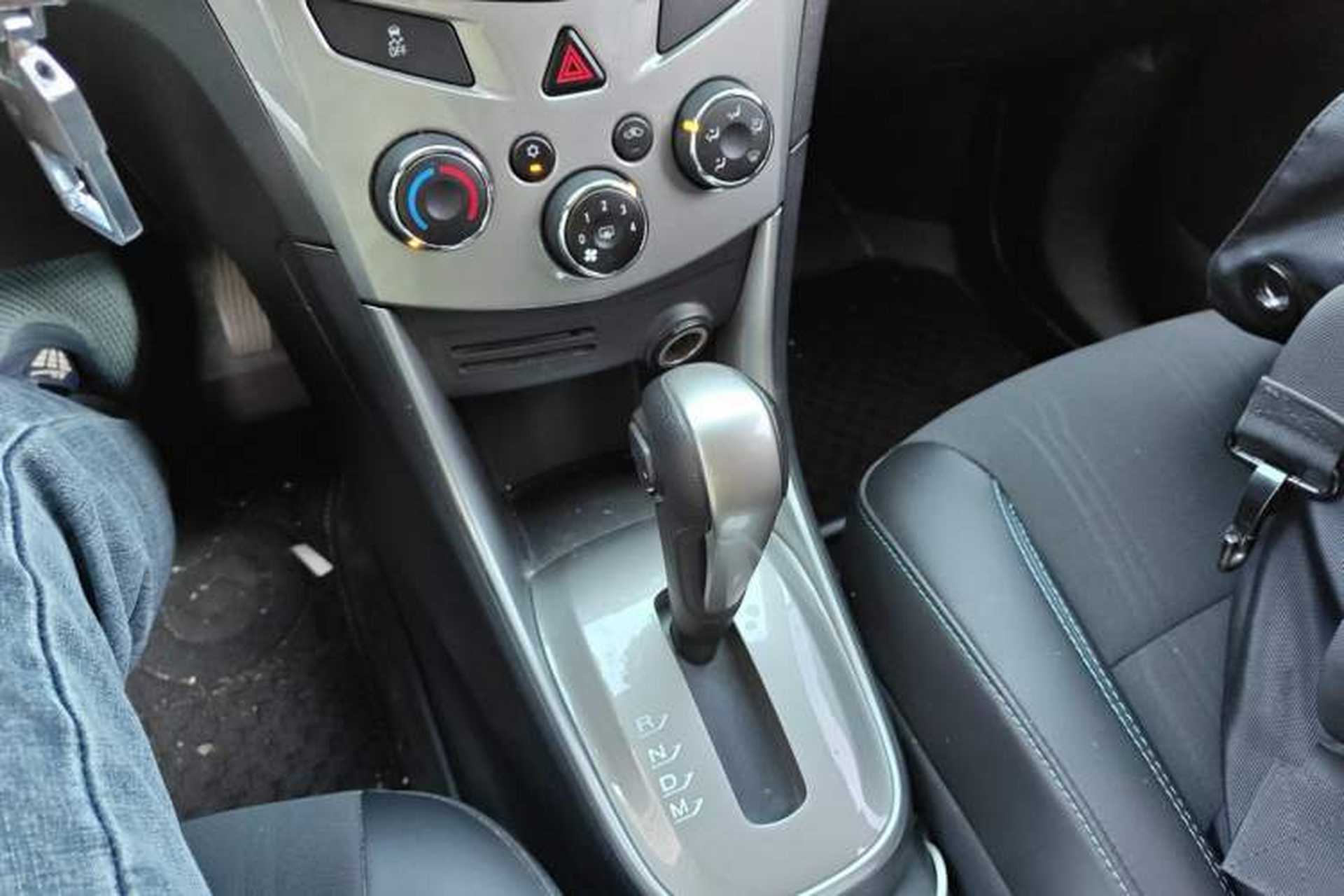Used Chevrolet Trax 2014 1.4T Automatic Two-Wheel Drive Luxury Model Gear Lever