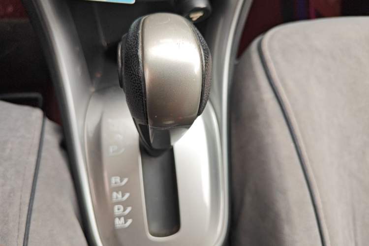 Used Chevrolet Trax 2014 1.4T Automatic Two-Wheel Drive Luxury Model Gear Lever