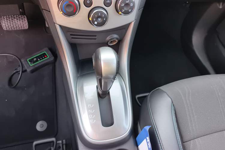Used Chevrolet Trax 2014 1.4T Automatic Two-Wheel Drive Luxury Model Gear Lever