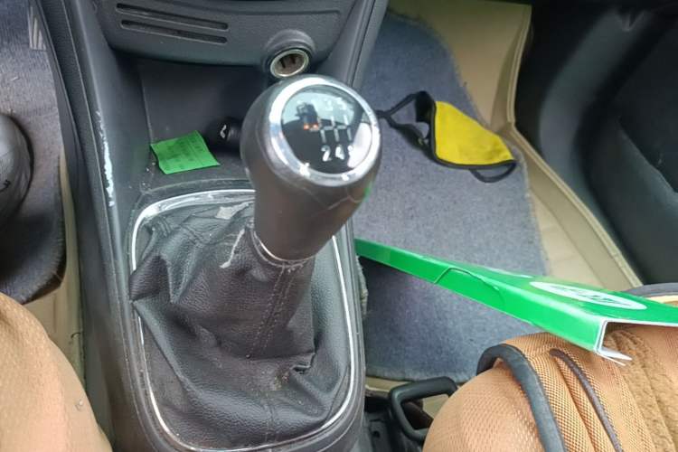 Used Chevrolet Trax 2014 1.4T Manual Two-Wheel Drive Comfort Model Gear Lever