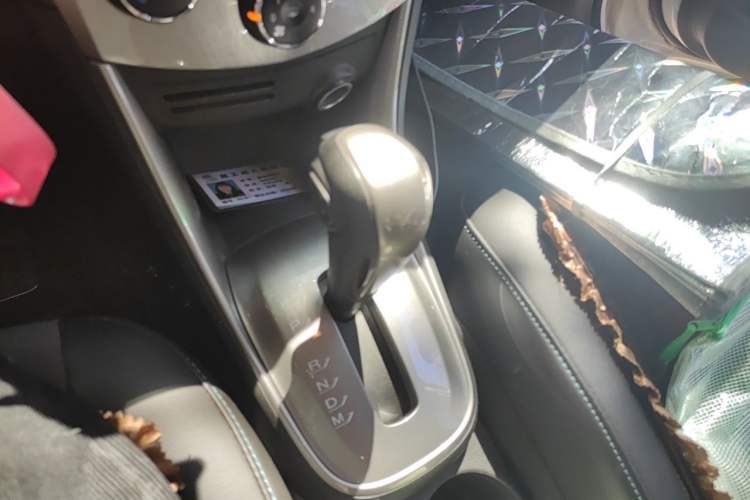 Used Chevrolet Trax 2014 1.4T Automatic Two-Wheel Drive Luxury Model Gear Lever