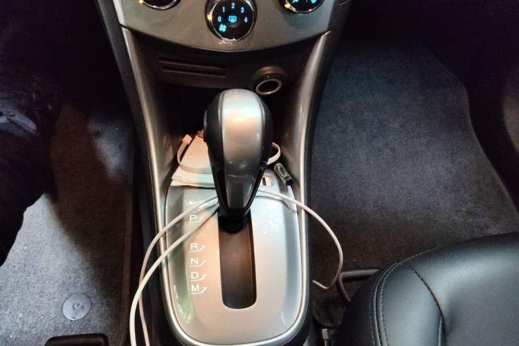 Used Chevrolet Trax 2014 1.4T Automatic Two-Wheel Drive Luxury Model Gear Lever