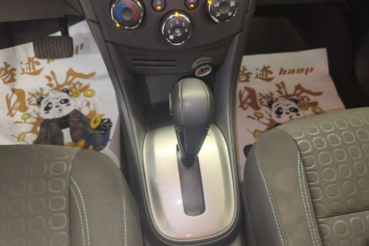 Used Chevrolet Trax 2014 1.4T Automatic Two-Wheel Drive Comfort Version Gear Lever