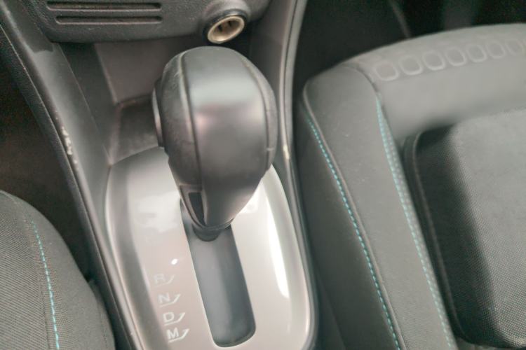 Used Chevrolet Trax 2014 1.4T Automatic Two-Wheel Drive Comfort Version Gear Lever