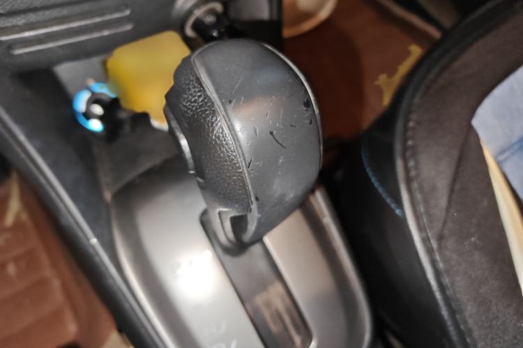 Used Chevrolet Trax 2014 1.4T Automatic Two-Wheel Drive Comfort Version Gear Lever