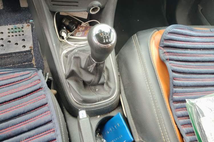 Used Chevrolet Trax 2014 1.4T Manual Two-Wheel Drive Comfort Model Gear Lever
