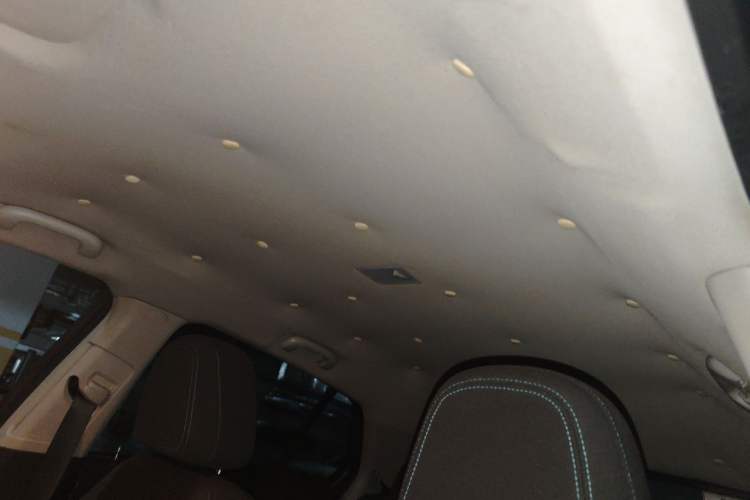 Used Chevrolet Trax 2014 1.4T Automatic Two-Wheel Drive Comfort Version Headliner