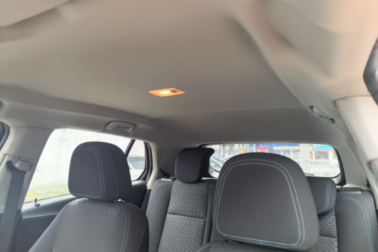 Used Chevrolet Trax 2014 1.4T Automatic Two-Wheel Drive Comfort Version Headliner
