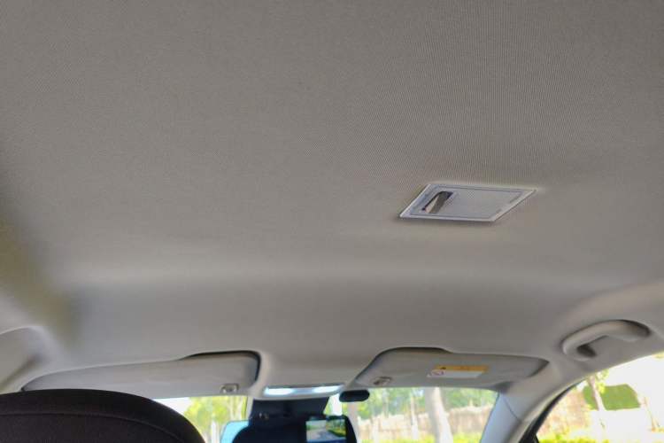 Used Chevrolet Trax 2014 1.4T Automatic Two-Wheel Drive Comfort Version Headliner