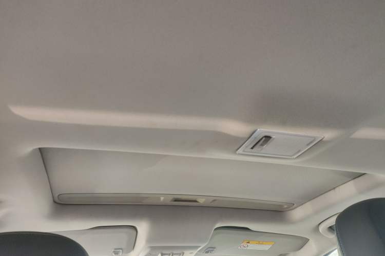 Used Chevrolet Trax 2014 1.4T Automatic Two-Wheel Drive Luxury Model Headliner
