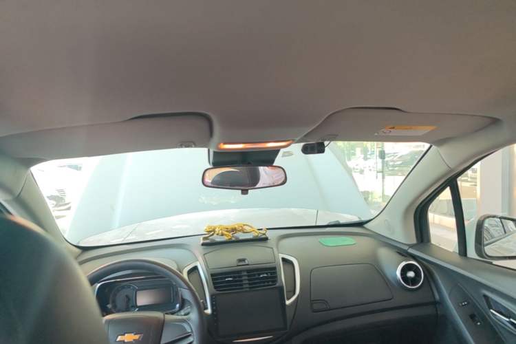 Used Chevrolet Trax 2014 1.4T Manual Two-Wheel Drive Comfort Model Headliner